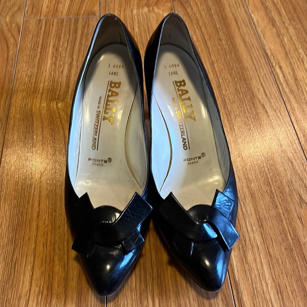 Vintage Bally Switzerland "Jane" Ponte Shank
Leather Heels
